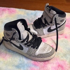 6Y Nike Air Jordan 1 Retro high Cement Black and Gray Patterned High-Tops